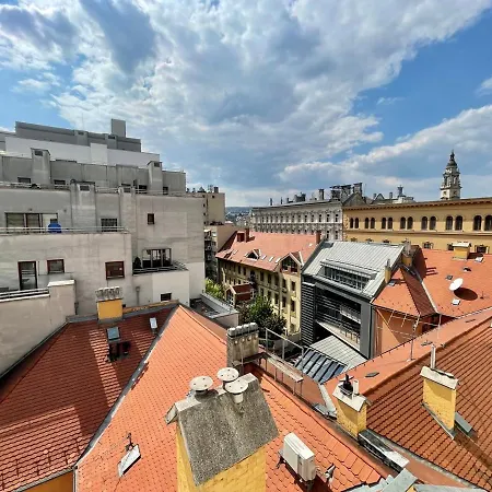 Penthouse W Private Rooftop And Free Parking