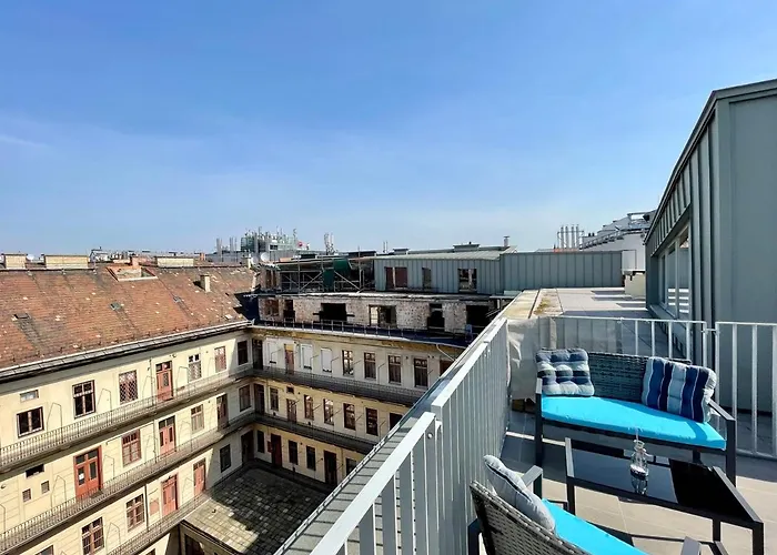 Penthouse W Private Rooftop And Free Parking