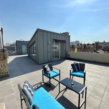 아파트 Penthouse W Private Rooftop And Free Parking 부다페스트