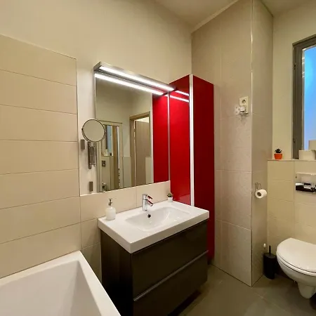 Penthouse W Private Rooftop And Free Parking 아파트 *