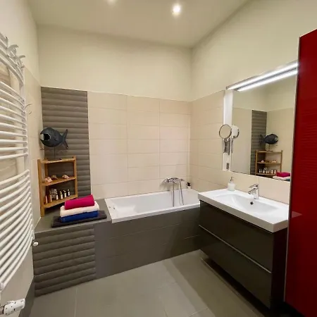 아파트 Penthouse W Private Rooftop And Free Parking