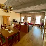 Penthouse W Private Rooftop And Free Parking بودابست