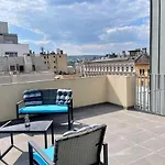 Penthouse W Private Rooftop And Free Parking