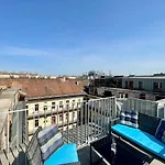 Penthouse W Private Rooftop And Free Parking * بودابست